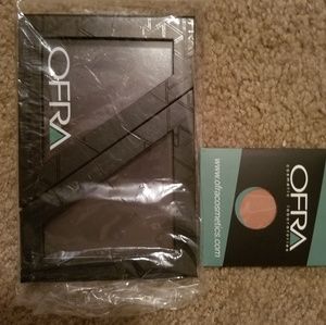 Ofra magnetic palette w/ blush